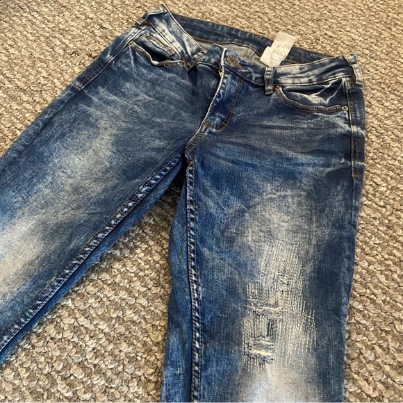 Distressed Jeans - Picture 4 of 4